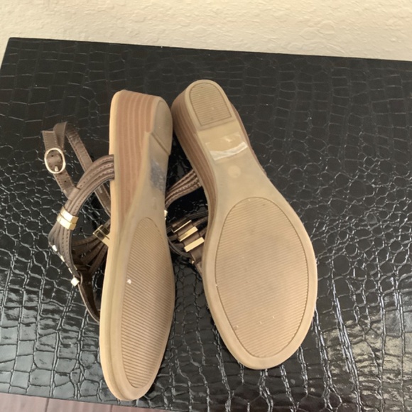 Sandals - Picture 2 of 3